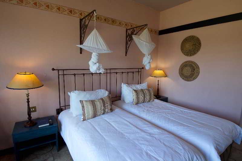 Hwange Safari Lodge 3