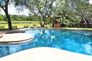 Antelope Park Safari Lodge 4