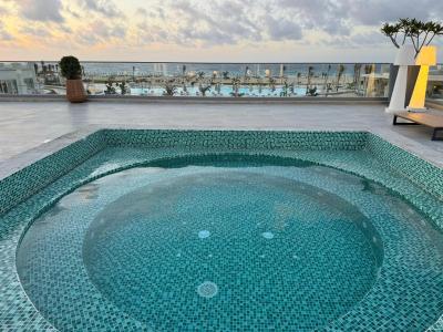 Cleopatra’s Beach