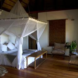 Papaya Lake Lodge
