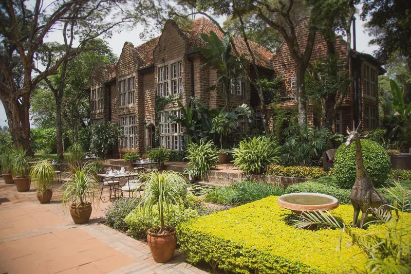 Giraffe Manor 3