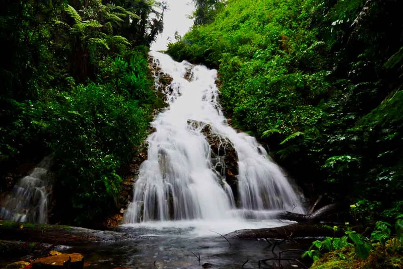 Bayenda Falls