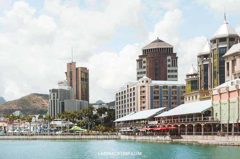 Port Louis 2