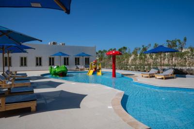 Cleopatra’s Beach 2