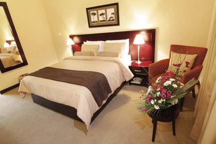 Cresta Riley's Hotel