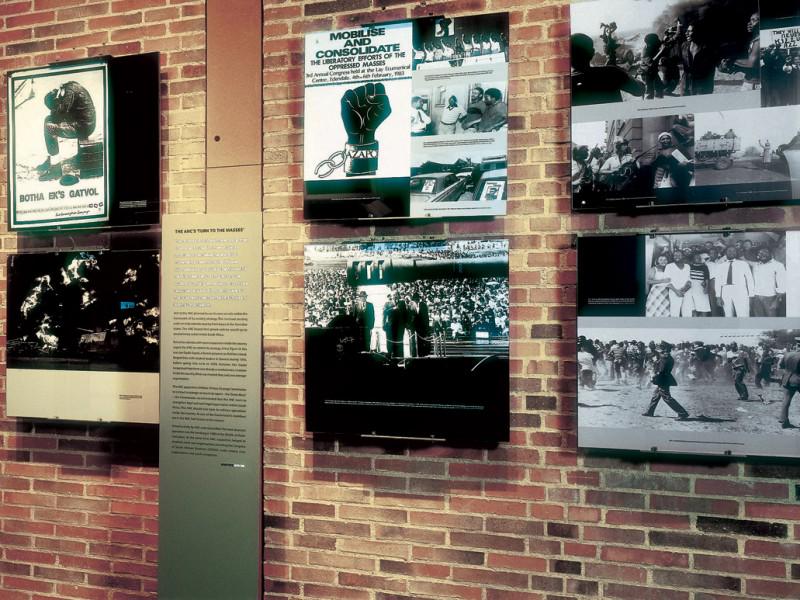 SA. Apartheid Museum 4