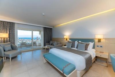 Cleopatra’s Beach 5